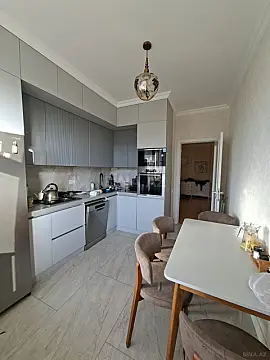 Satılır 3 otaqlı mənzil 107 m²