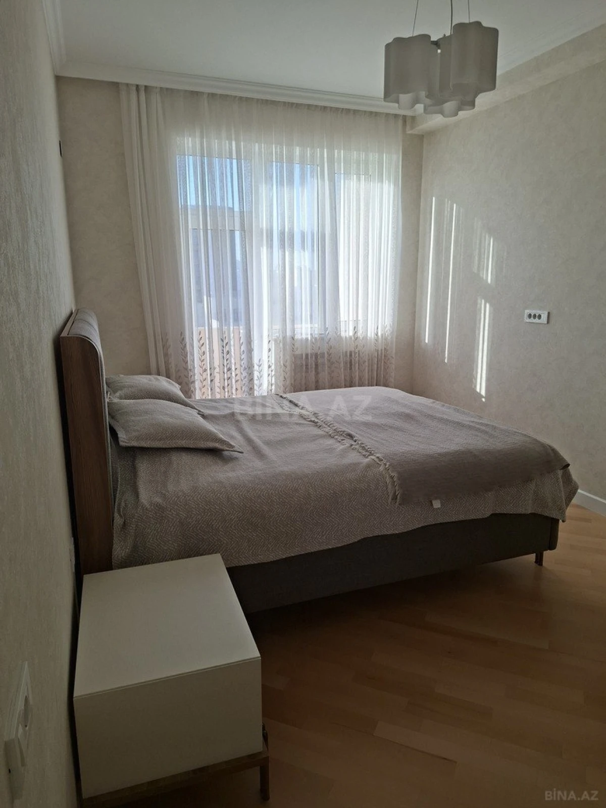 Satılır 3 otaqlı mənzil 107 m²