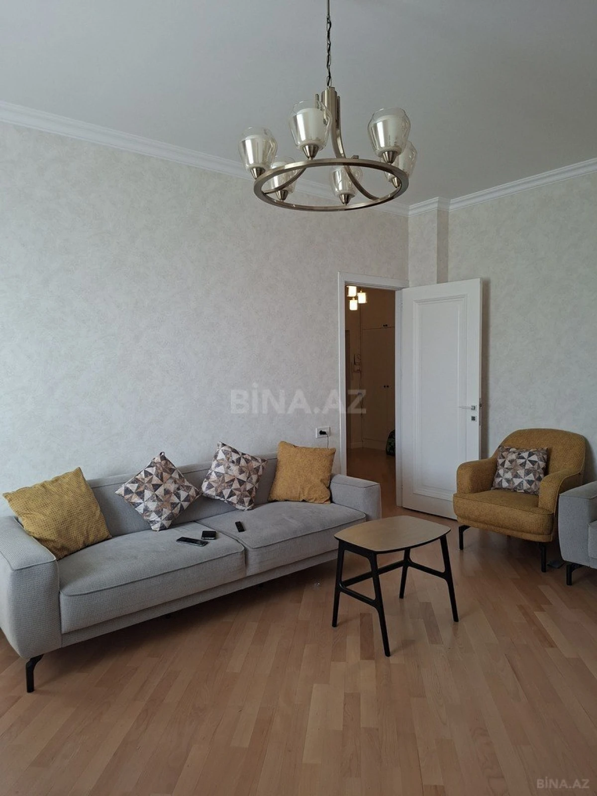 Satılır 3 otaqlı mənzil 107 m²