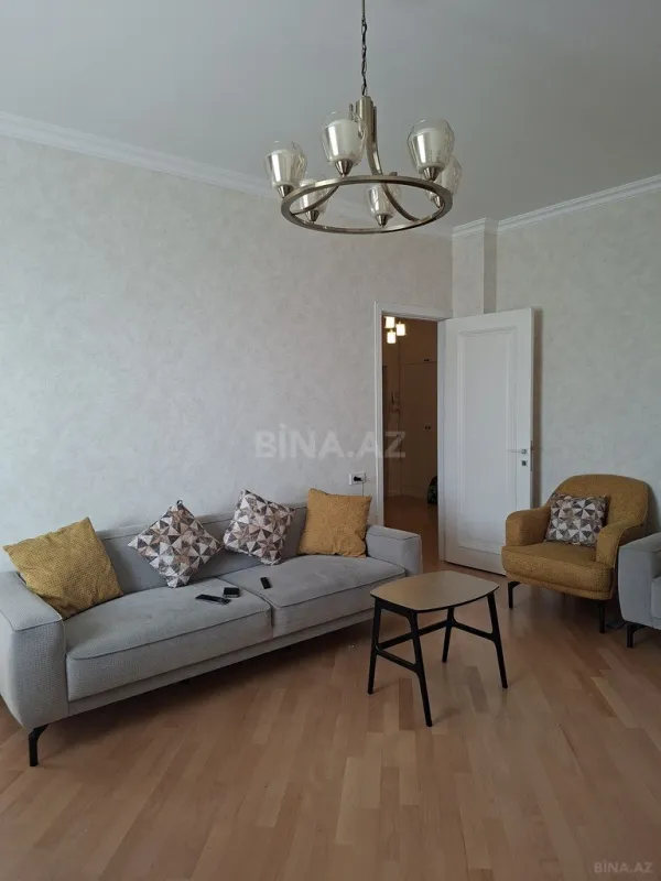 Satılır 3 otaqlı mənzil 107 m²