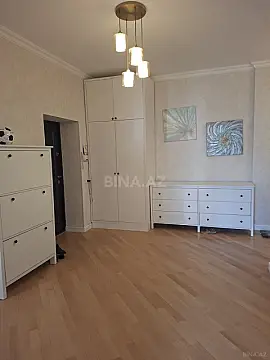 Satılır 3 otaqlı mənzil 107 m²