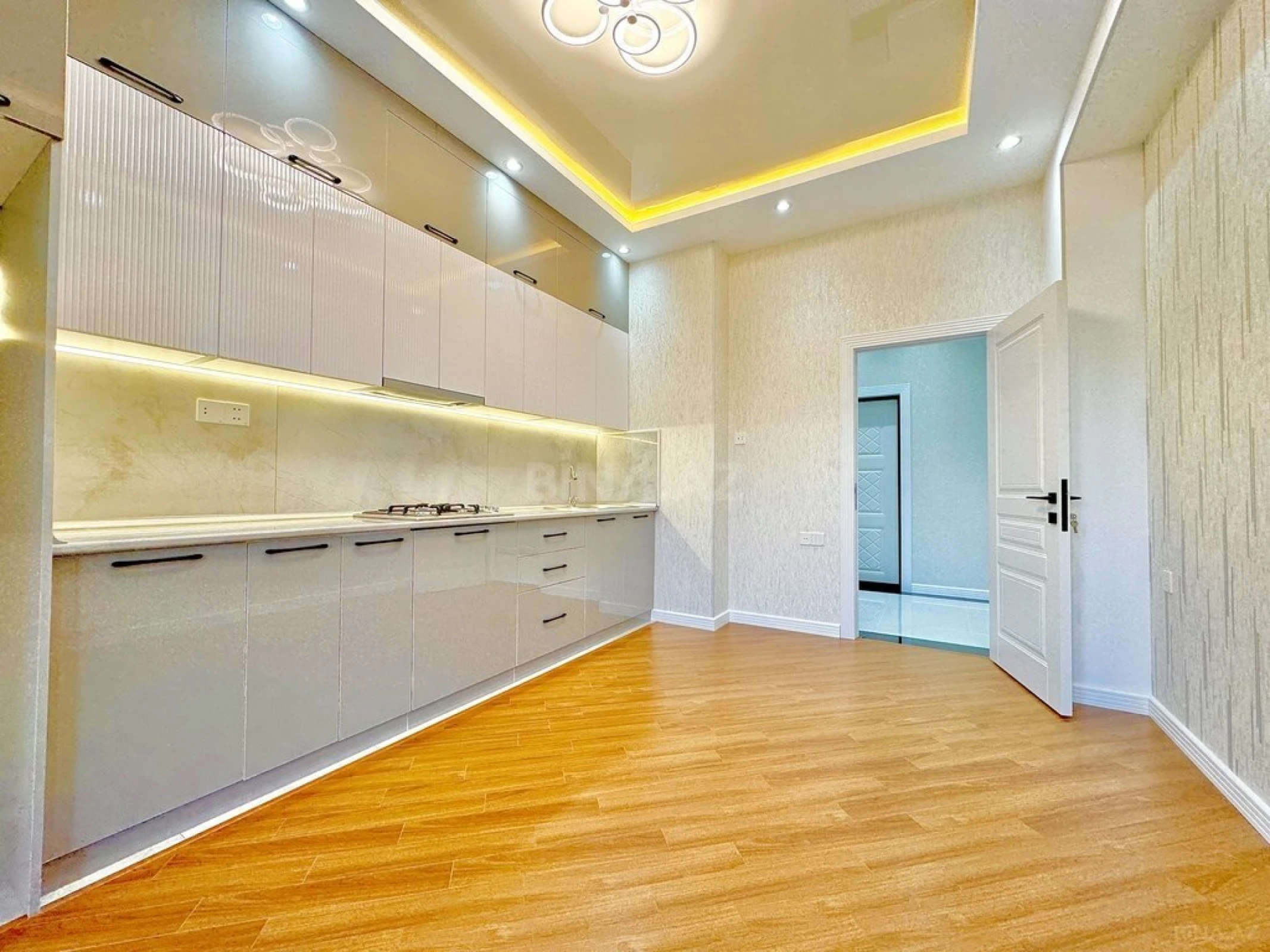 Satılır 2 otaqlı mənzil 85 m²