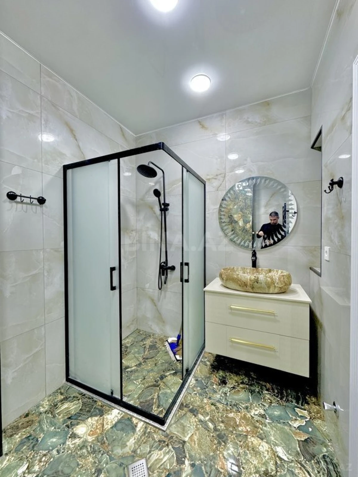 Satılır 2 otaqlı mənzil 85 m²