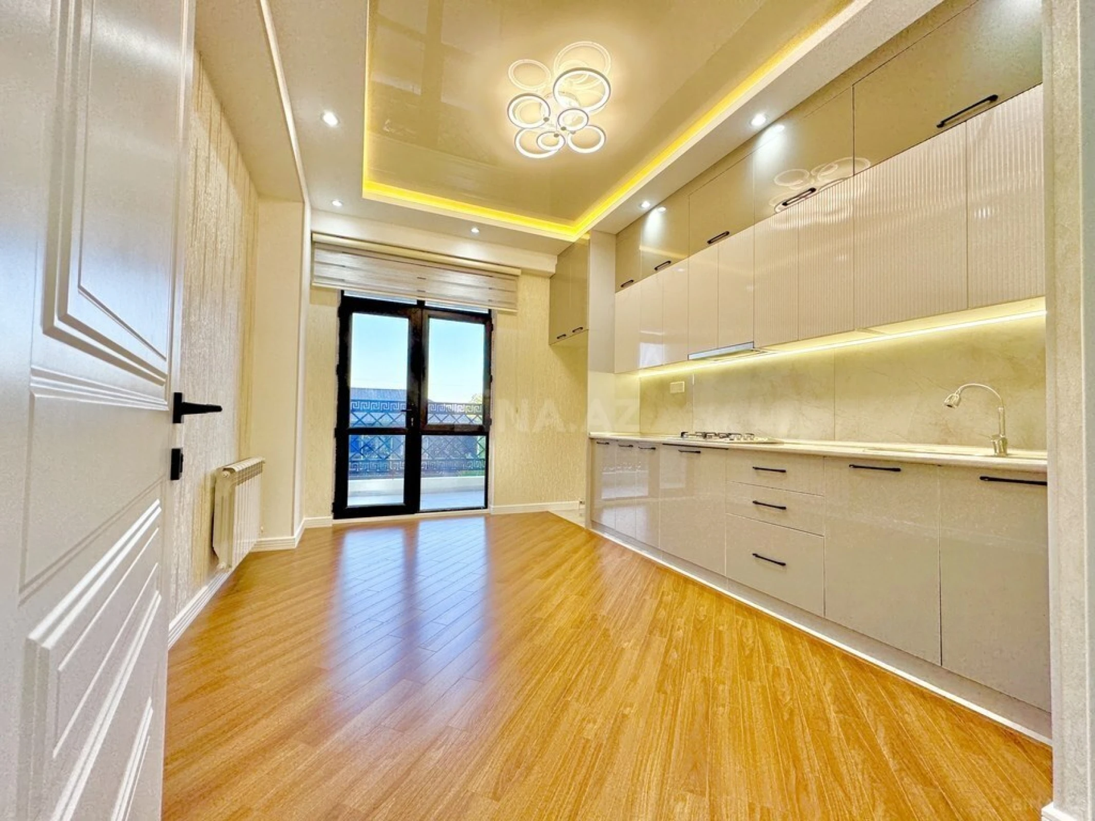 Satılır 2 otaqlı mənzil 85 m²