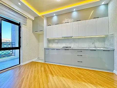 Satılır 2 otaqlı mənzil 85 m²