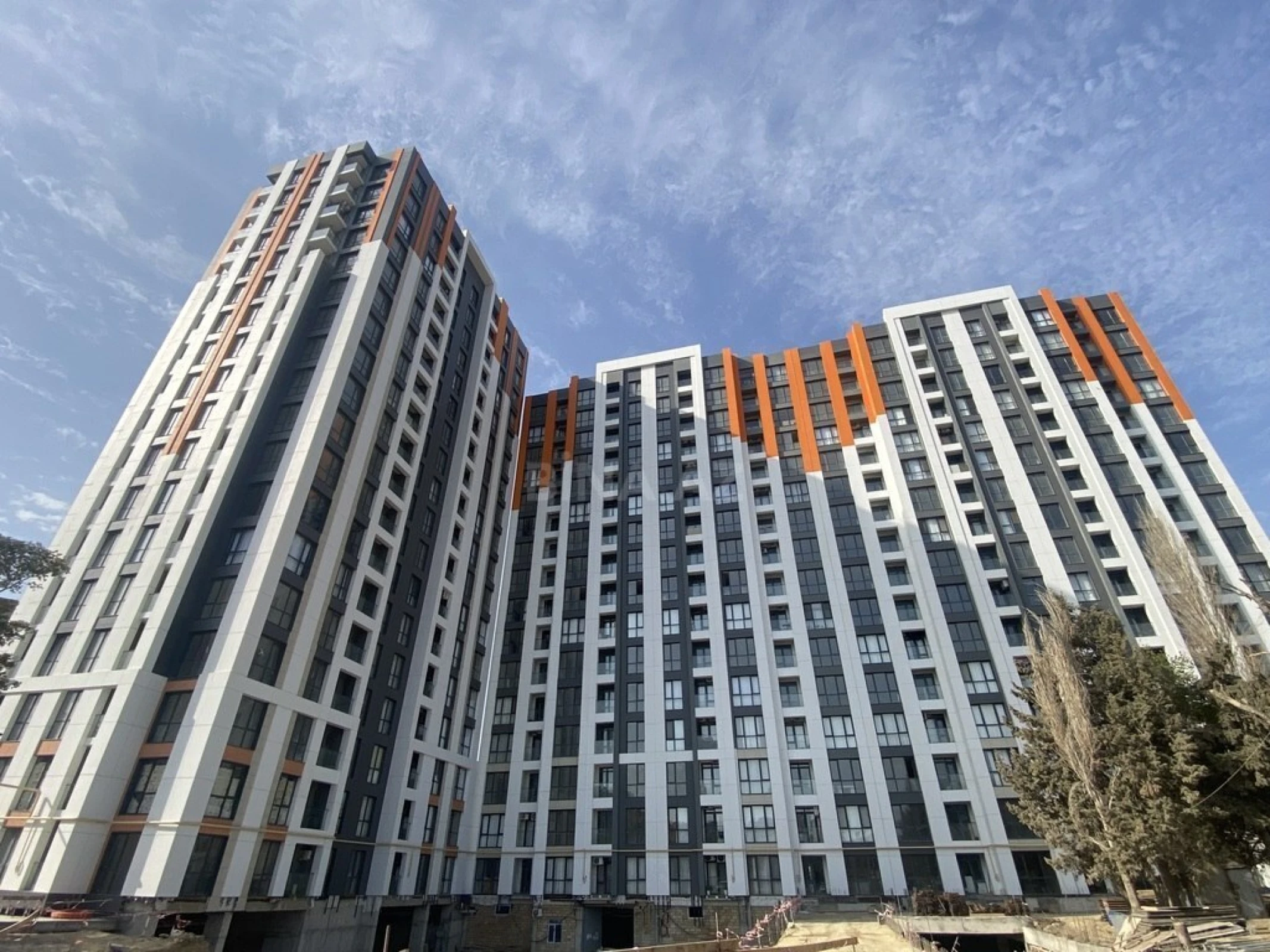 Satılır 3 otaqlı mənzil 100 m²