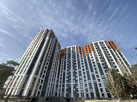 Satılır 3 otaqlı mənzil 100 m² — Bakı, İnşaatçılar 3 otaq 100.00 m²