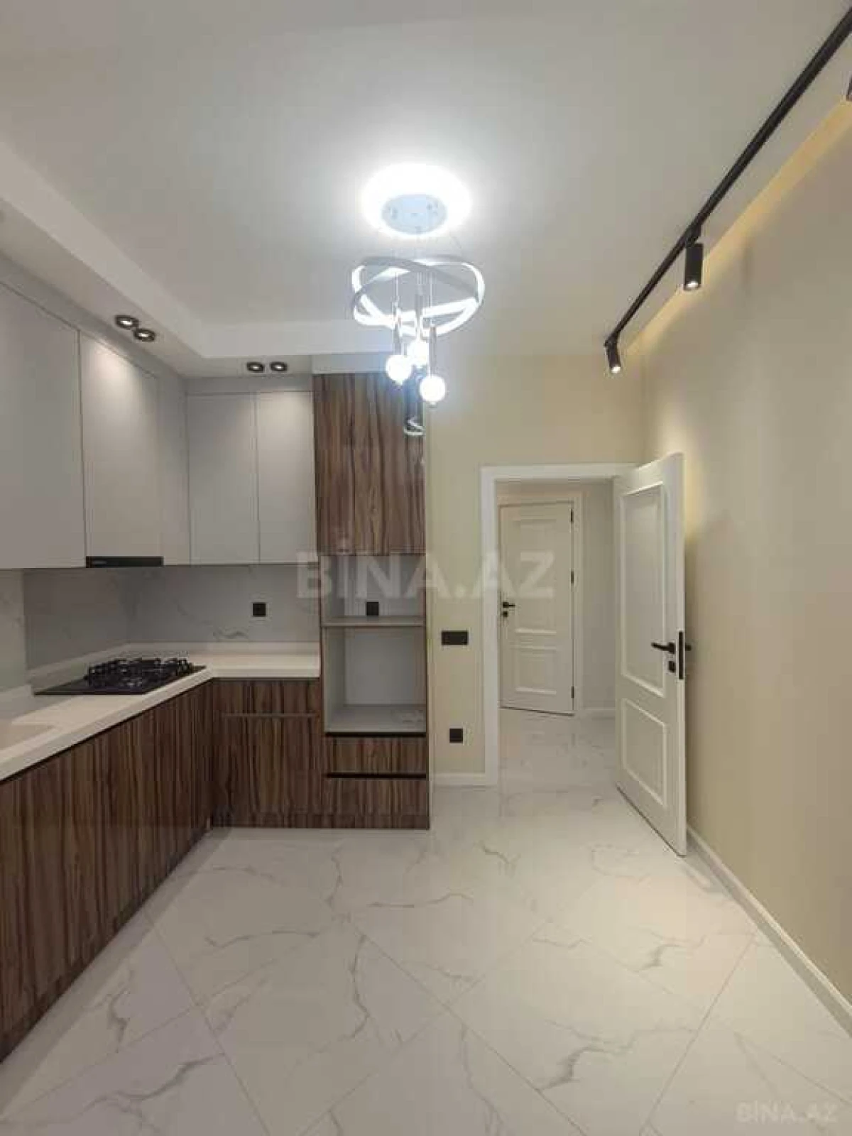 Satılır 3 otaqlı mənzil 100 m²