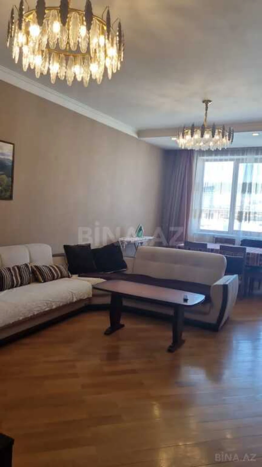 Satılır 4 otaqlı mənzil 158 m²