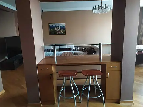 Satılır 4 otaqlı mənzil 158 m²