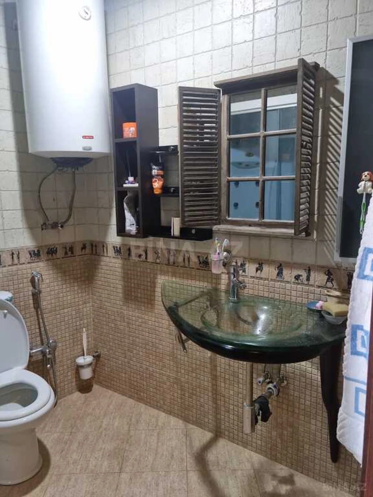 Satılır 4 otaqlı mənzil 158 m²