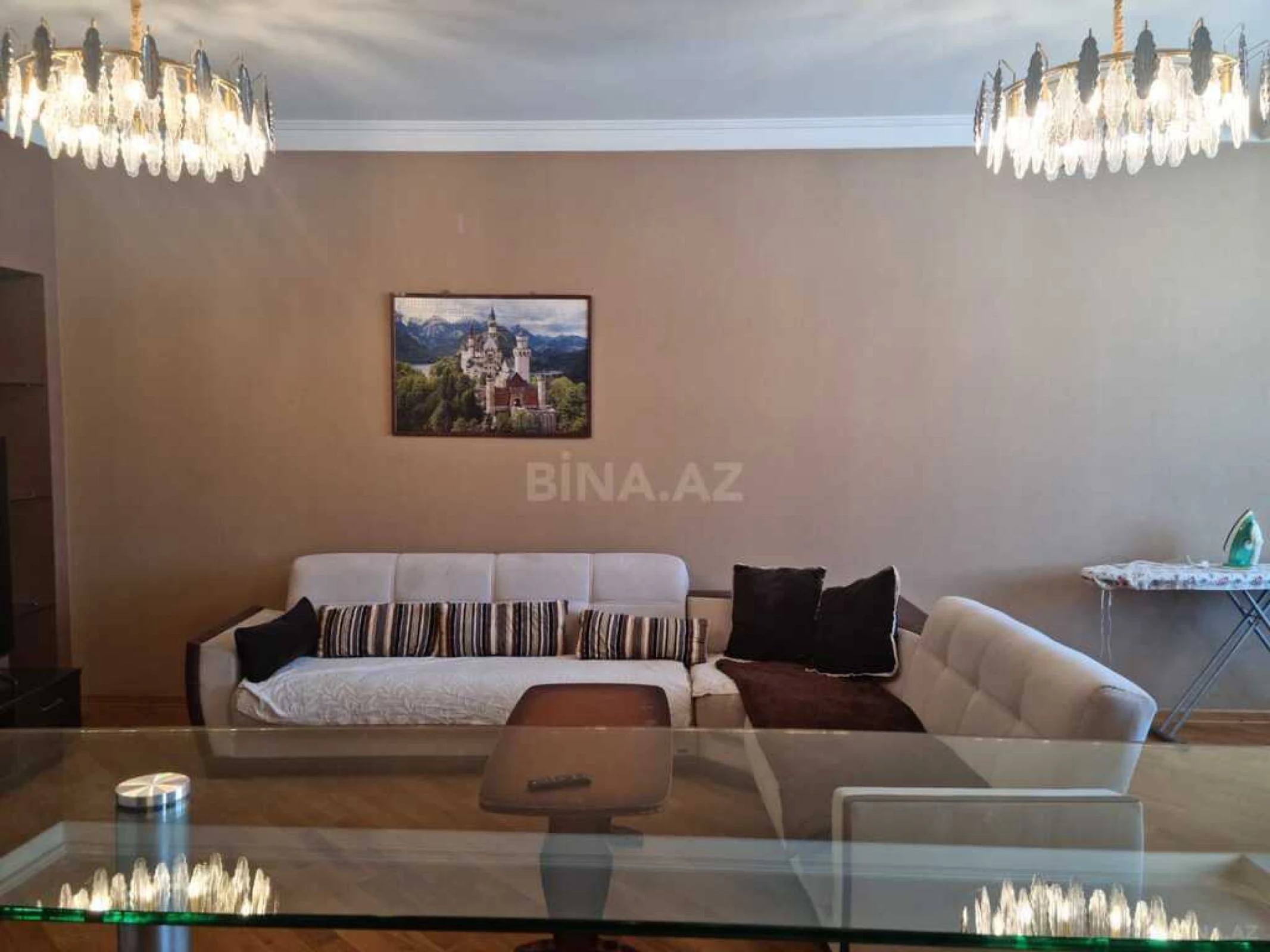 Satılır 4 otaqlı mənzil 158 m²