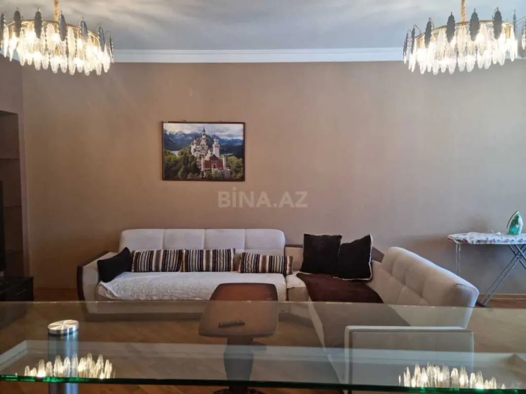 Satılır 4 otaqlı mənzil 158 m²