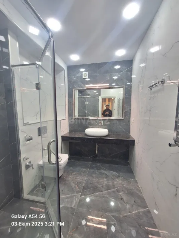 Satılır 3 otaqlı mənzil 140 m²