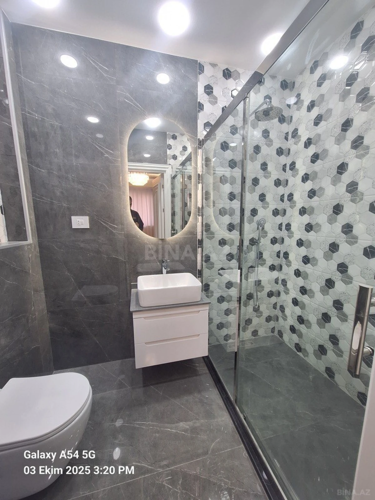 Satılır 3 otaqlı mənzil 140 m²
