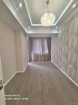 Satılır 3 otaqlı mənzil 140 m²