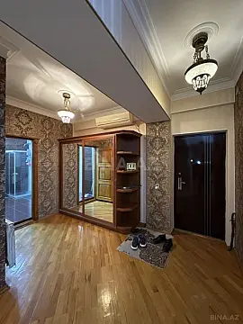 Satılır 4 otaqlı mənzil 123 m²