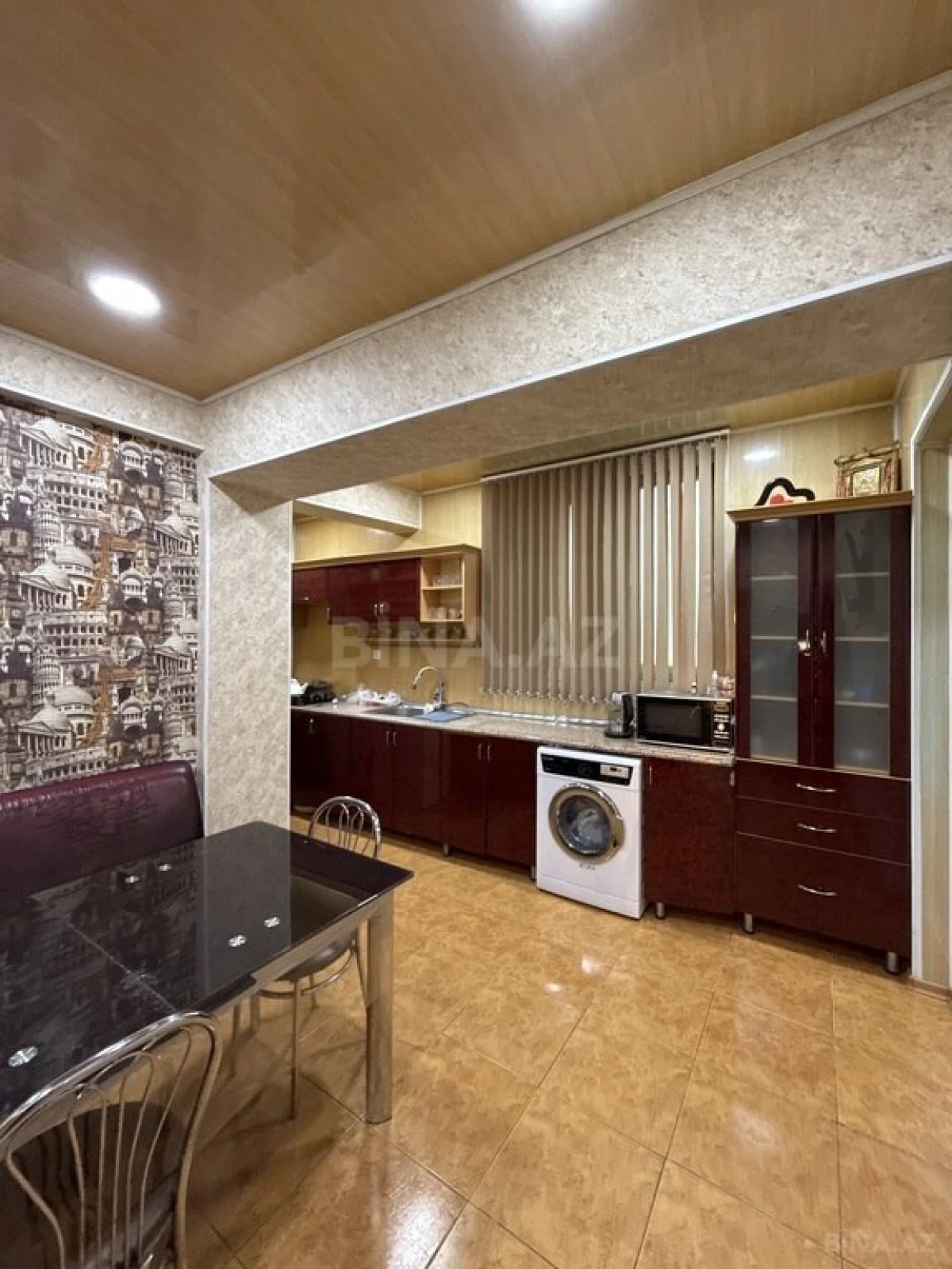 Satılır 4 otaqlı mənzil 123 m²