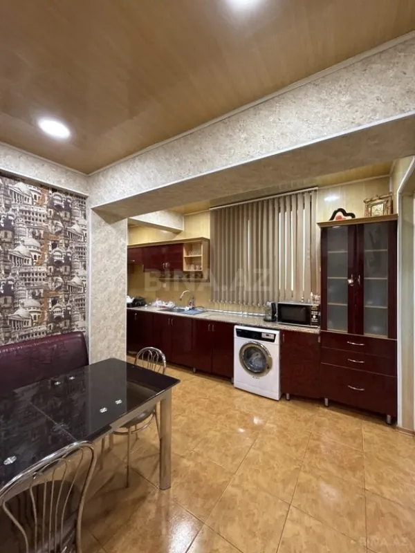 Satılır 4 otaqlı mənzil 123 m²