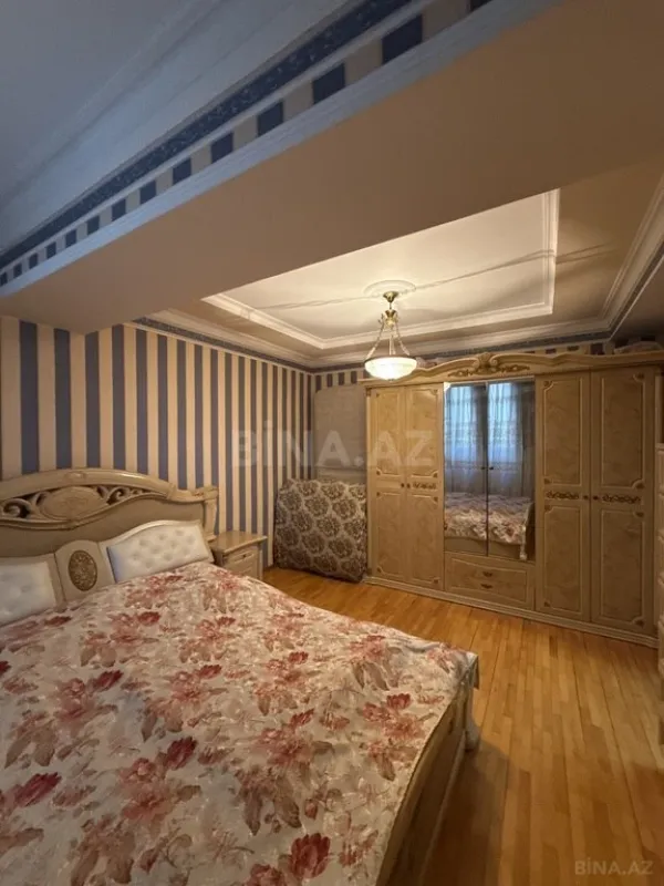 Satılır 4 otaqlı mənzil 123 m²