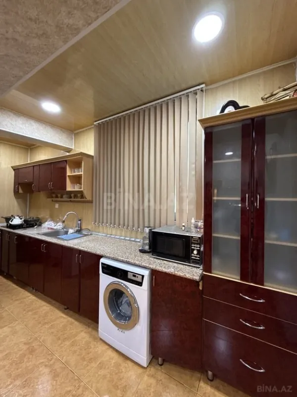Satılır 4 otaqlı mənzil 123 m²