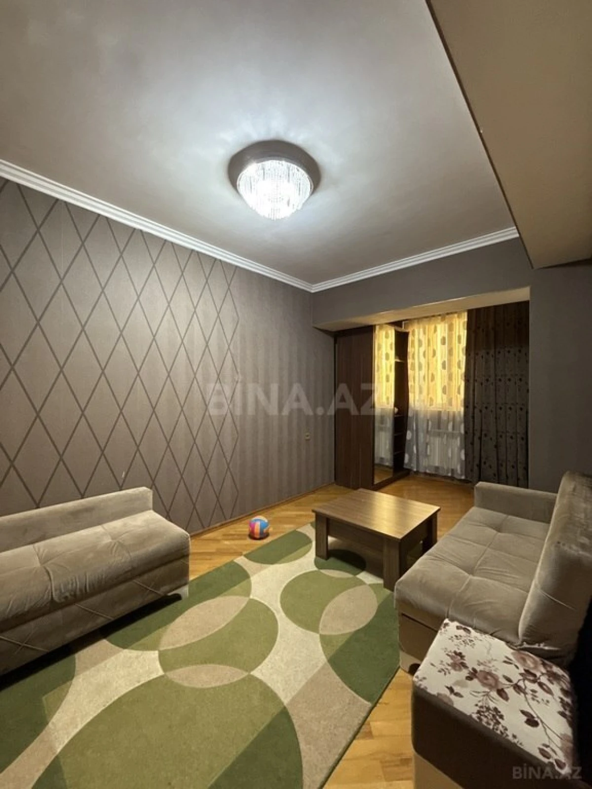 Satılır 4 otaqlı mənzil 123 m²