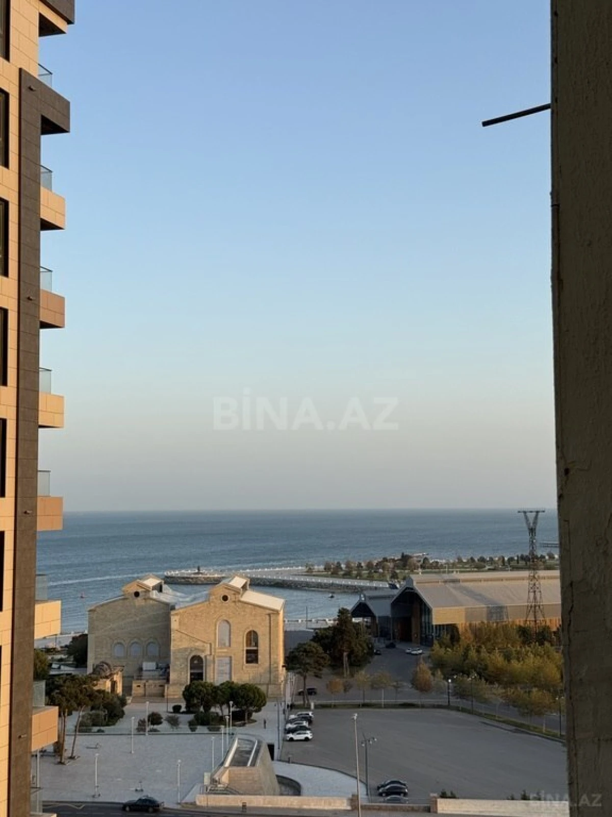 Satılır 4 otaqlı mənzil 123 m²