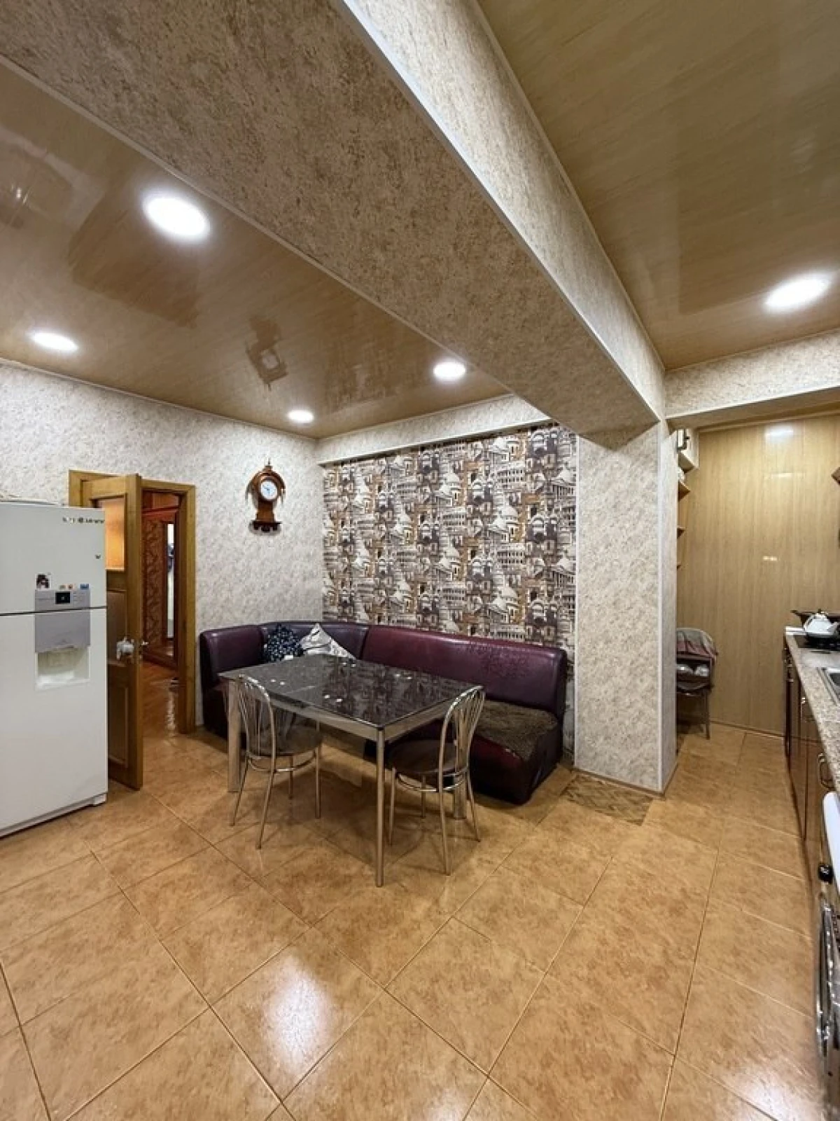 Satılır 4 otaqlı mənzil 123 m²