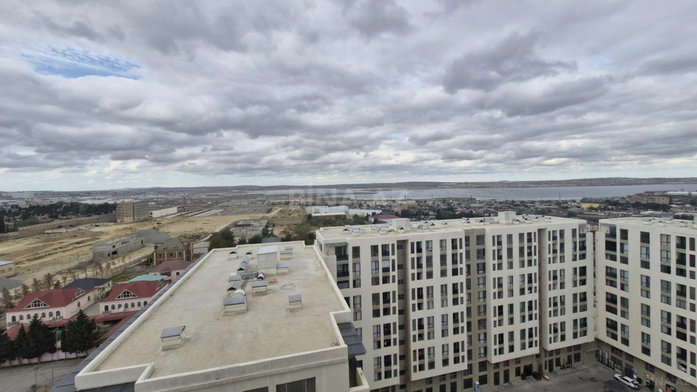 Satılır 3 otaqlı mənzil 82 m²