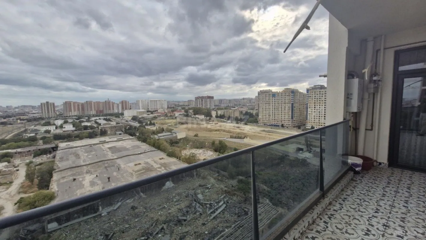 Satılır 3 otaqlı mənzil 82 m²