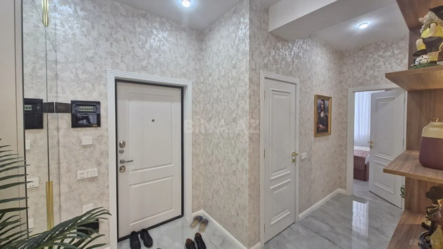 Satılır 3 otaqlı mənzil 82 m²