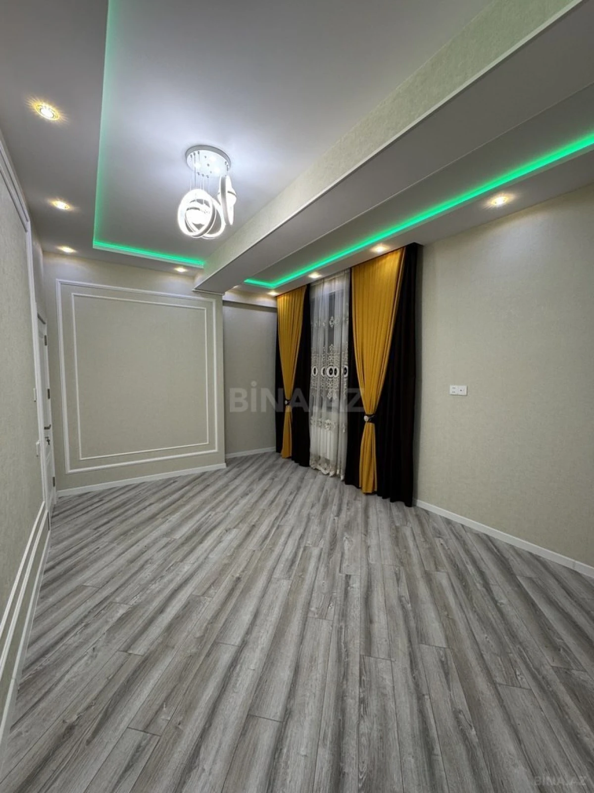 Satılır 2 otaqlı mənzil 67 m²