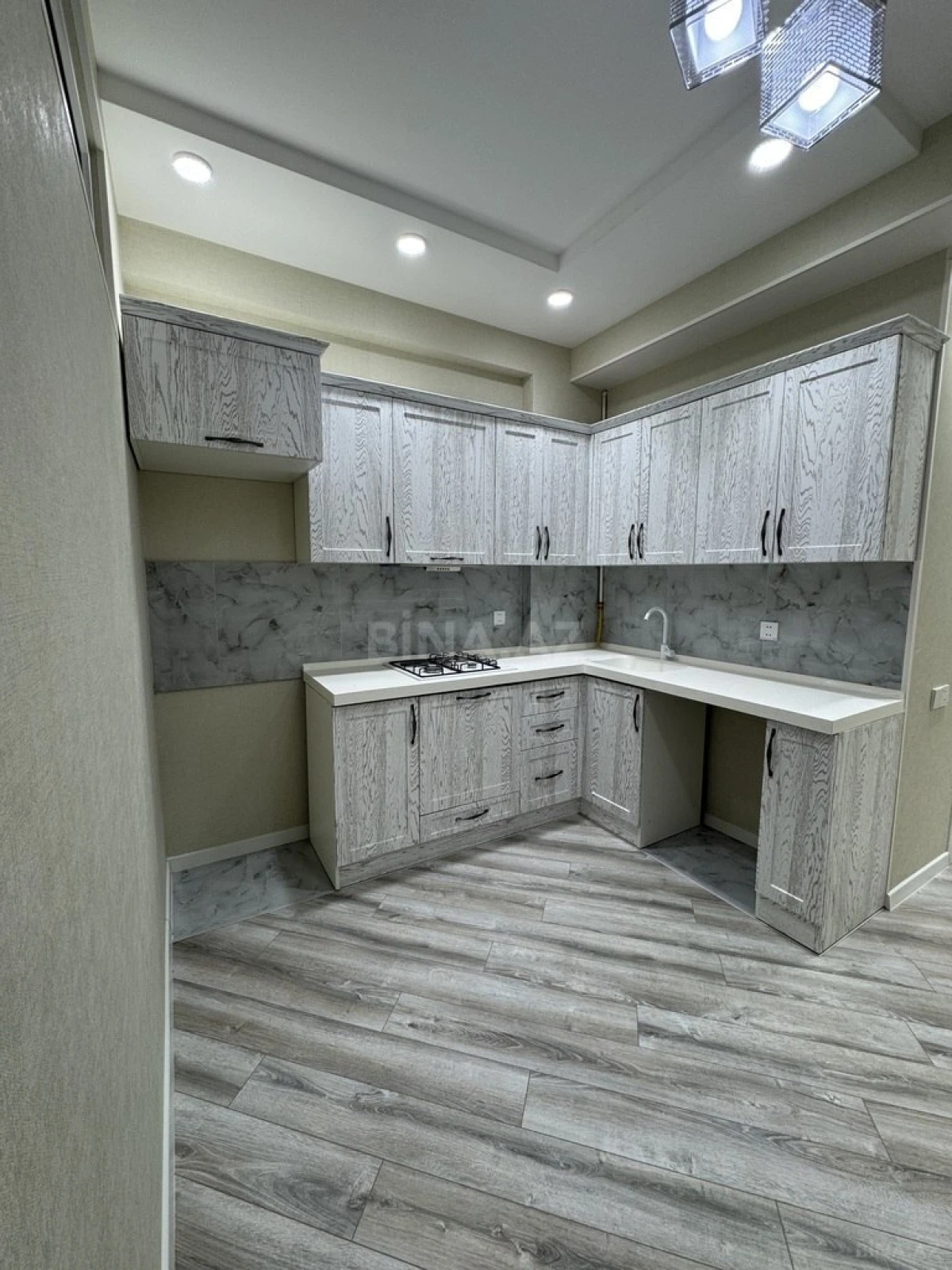 Satılır 2 otaqlı mənzil 67 m²