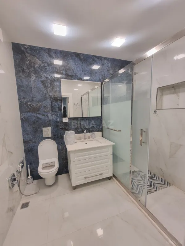 Satılır 3 otaqlı mənzil 156 m²