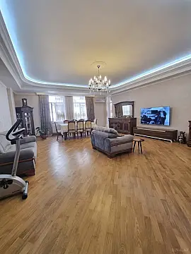 Satılır 3 otaqlı mənzil 156 m² — Bakı, İnşaatçılar 3 otaq 156.00 m²