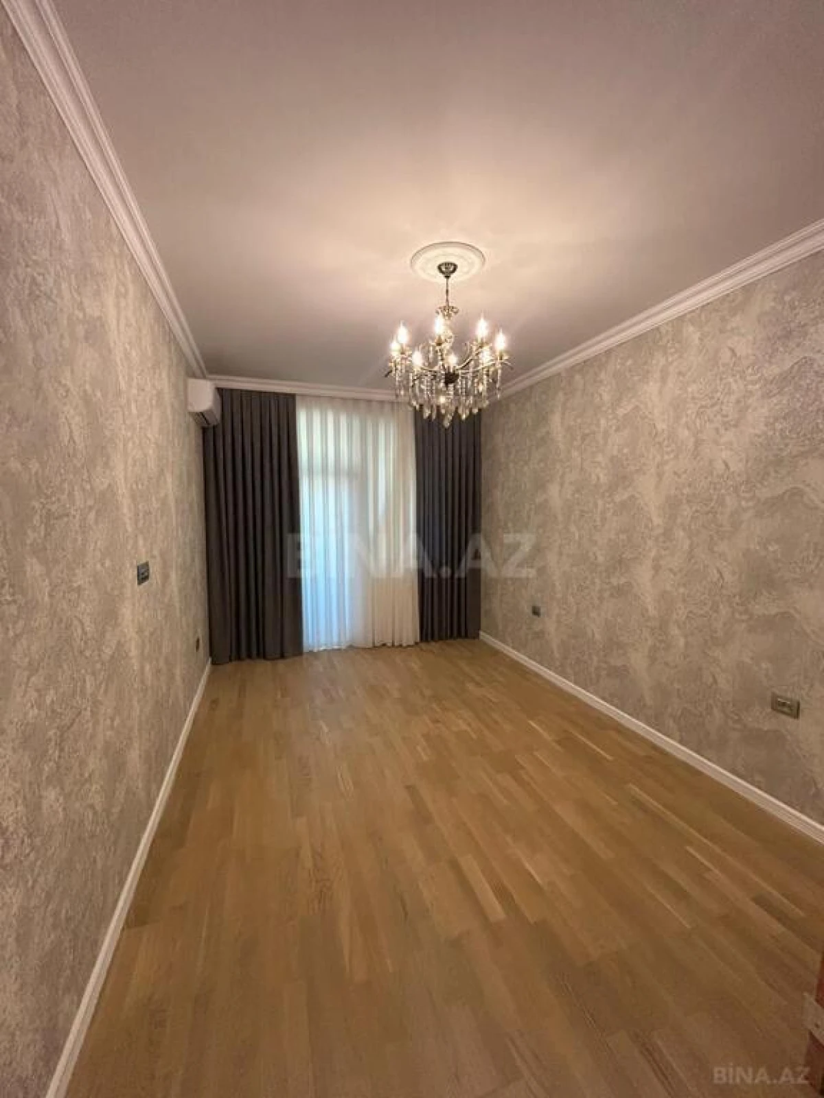 Satılır 3 otaqlı mənzil 95 m²