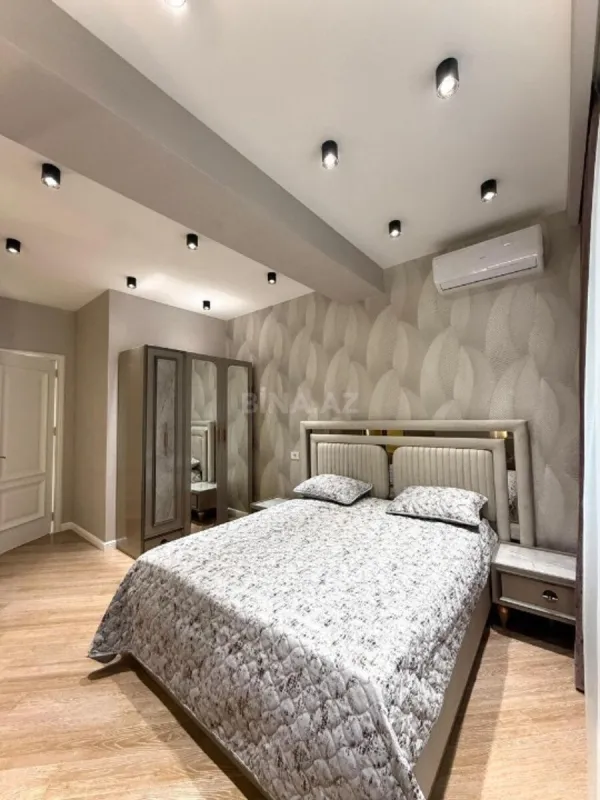 Satılır 3 otaqlı mənzil 128 m²