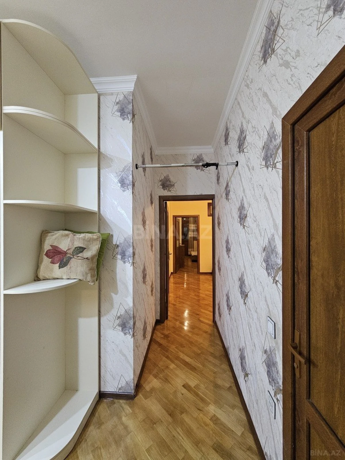 Kirayə verilir 3 otaqlı mənzil 101 m²
