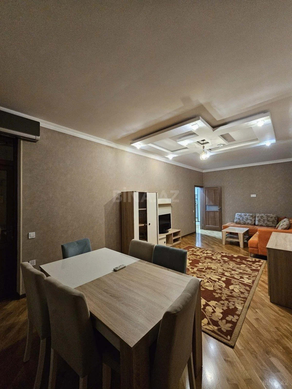 Kirayə verilir 3 otaqlı mənzil 101 m²