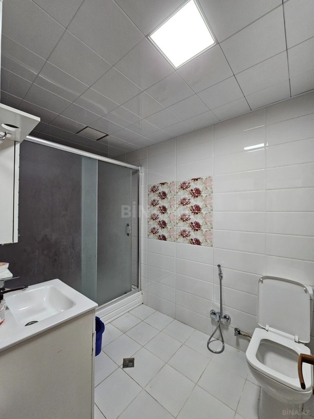Kirayə verilir 3 otaqlı mənzil 101 m²