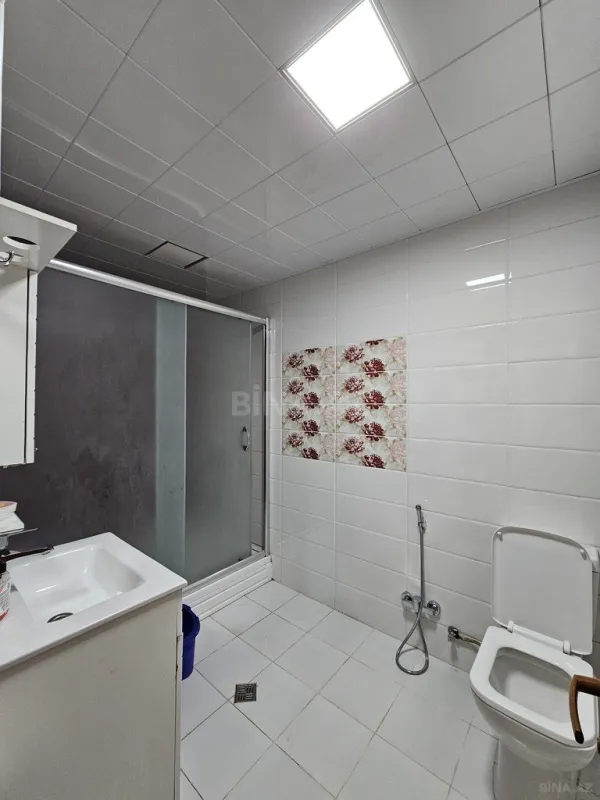 Kirayə verilir 3 otaqlı mənzil 101 m²