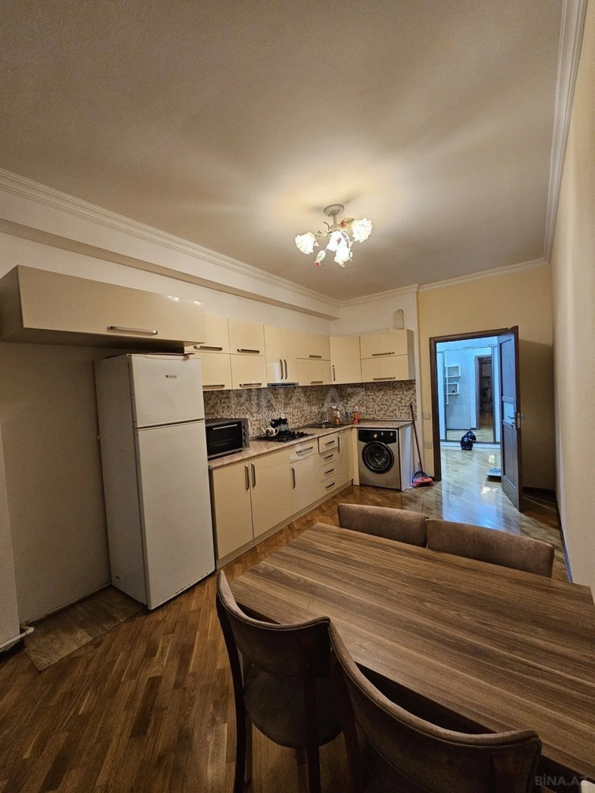 Kirayə verilir 3 otaqlı mənzil 101 m²