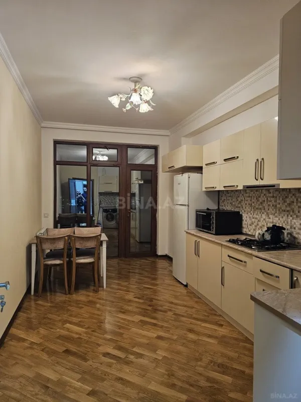 Kirayə verilir 3 otaqlı mənzil 101 m²