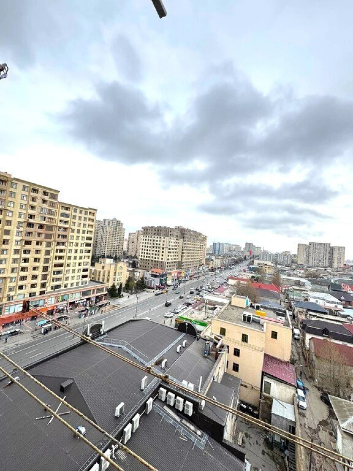 Satılır 3 otaqlı mənzil 125 m²