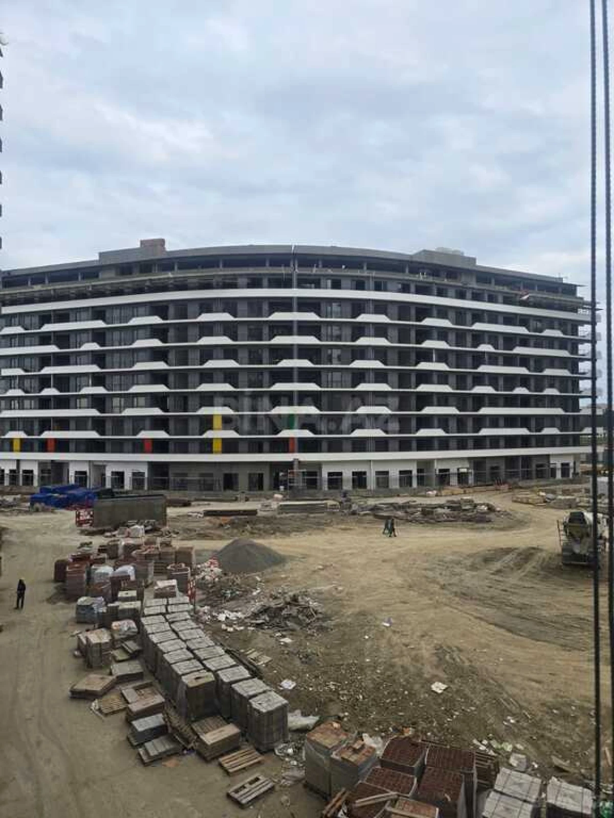 Satılır 2 otaqlı mənzil 92 m²