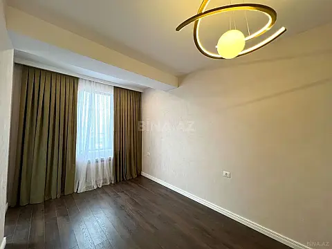 Satılır 3 otaqlı mənzil 98 m²
