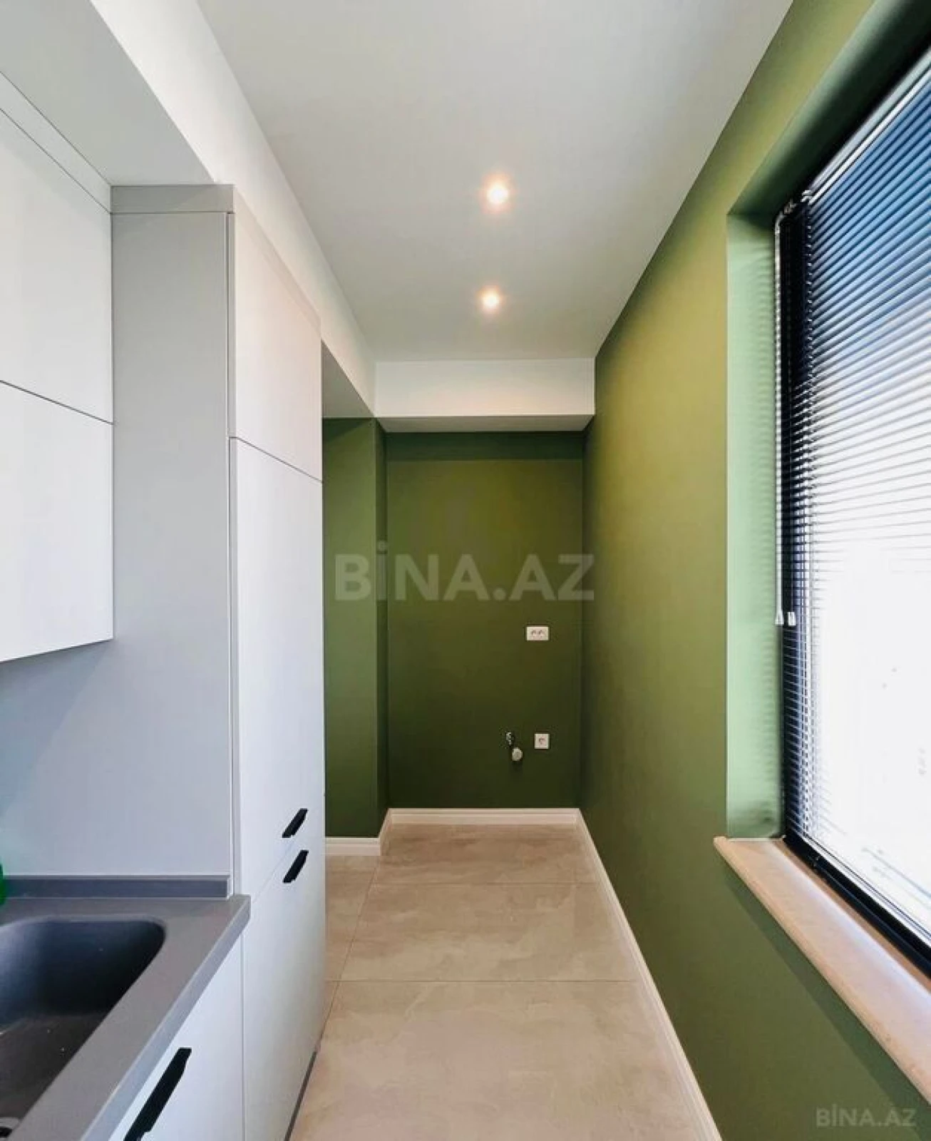 Satılır 3 otaqlı mənzil 98 m²
