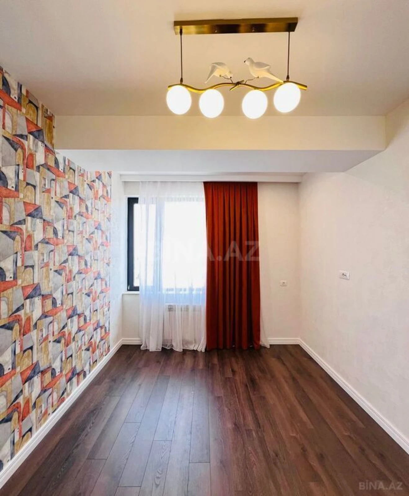 Satılır 3 otaqlı mənzil 98 m²