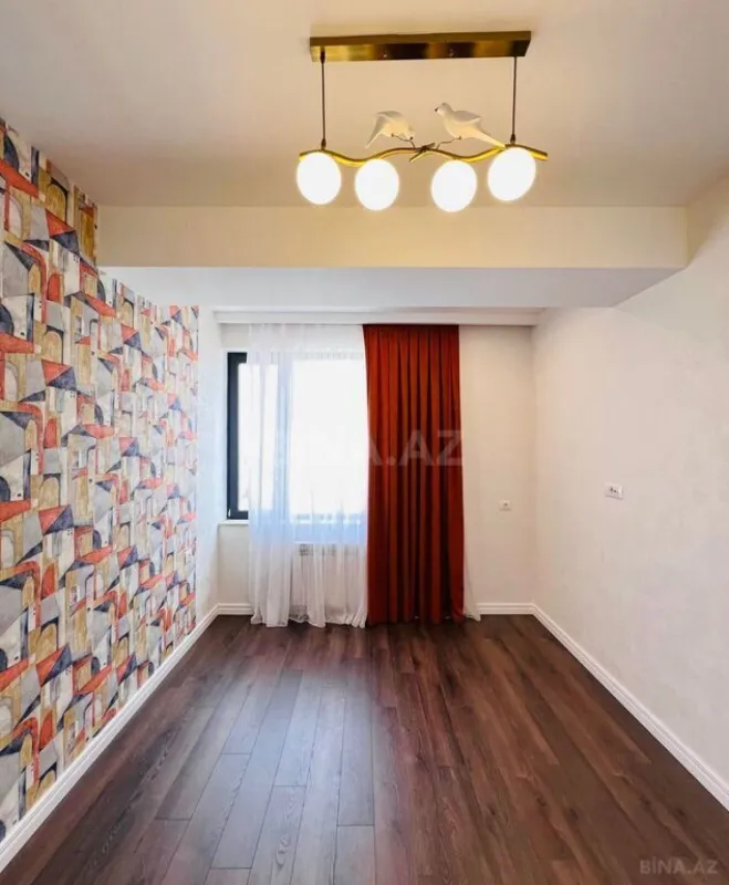 Satılır 3 otaqlı mənzil 98 m²