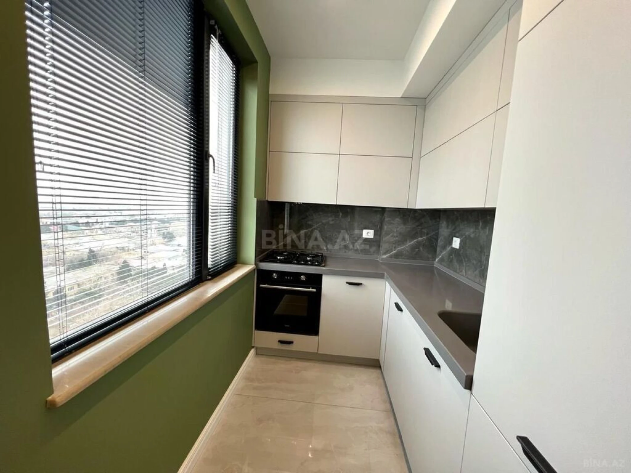 Satılır 3 otaqlı mənzil 98 m²